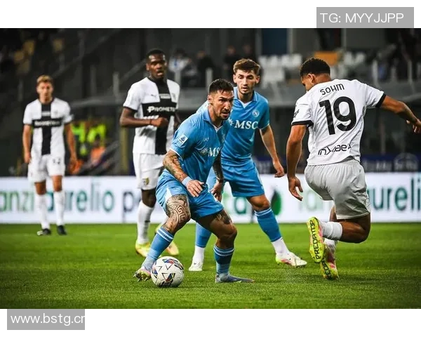 那不勒斯遭遇多方挑战，排名下滑引发球迷担忧